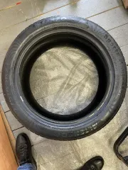 Автомобильная летняя шина Altenzo Sport Navigator 275/45 R21 Количество 2 шт. Дата выпуска 28 неделя 2016 года, шины новые, не устанавливались, не эксплуатировались. 
Производитель: Altenzo 
Тип запчасти: Автомобильная летняя шина 
Состояние: Дата выпуска 28 неделя 2016 года, шины новые, не…