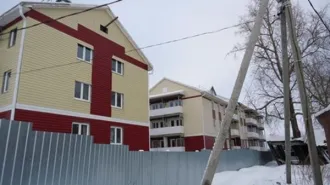 Объект незавершенного строительства проектируемое назначение - многоквартирный дом, общая площадь застройки 1752,7 кв.м, степень готовности 90%, кадастровый номер 29:22:080906:171, адрес объекта: Архангельская обл., г. Архангельск, Исакогорский территориальный округ, ул. Доковская; с земельным…