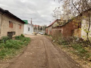 Земельный участок 126 кв.м, гараж-бокс 65,7 кв.м, часть здания гаража 28,4 кв.м, Пермский край Земельный участок площадью 126 кв.м с кадастровым номером 59:26:0610478:12, с расположенными на нем объектами недвижимого имущества: гараж-бокс и часть здания гаража, по адресу: Пермский край, г. Нытва…
