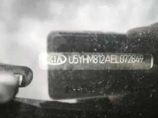 Kia Ceed 2013 года, 129 лс, 227875 км. Легковой автомобиль, марки KIA, модели CEED JD, VIN: XWEHM812AE0002735, 2013 года выпуска. На лобовом стекле трещина с пассажирской стороны, по кузову есть коррозия, в моторе нужно менять масло. Фактическое состояние транспортного средства определяется…