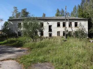 Земельный участок площадью 3896 кв.м с административным зданием 504.2 кв.м по адресу: Брянская область, р-н Клетнянский, пгт. Клетня, ул. Заозерная, 35. Кадастровый номер участка: 32:11:0270408:5. На участке расположено административное здание общей площадью 504.2 кв.м, кадастровый номер…