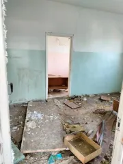 Нежилое здание общей площадью 357.8 кв.м, 2-этажное, год постройки 1985, расположенное по адресу: Ярославская область, Некрасовский район, Бурмакинский сельский округ, с.Бурмакино, ул.Заречная, д.32. Вместе с земельным участком площадью 634 кв.м, категория земель: земли населенных пунктов, вид…