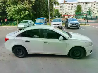 Легковой автомобиль марки: CHEVROLET, модели: CRUZE, год выпуска: 2010 г., идентификационный номер  VIN : XUFJA696JA3017997 Ознакомление с имуществом производится по адресу: 241047, Брянская обл, г. Брянск, ул. Димитрова, д.60, в рабочие дни с 10:00 до 18:00 часов по предварительной договоренности…