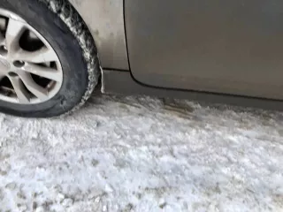Автомобиль марки NISSAN модель Teana, 2014 г.в. VIN номер Z8NBCAL33ES006052. 1 Подвеска заднего левого колеса –деформировано ,колесо развернуто по горизонту и вертикали 2 Диск колеса задний левый стоит не комплектный 3 Порог левый смещение передней левой части 4 Диск колеса передний левый…