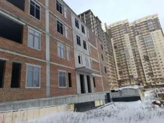 Здание кадастровый номер 54:35:032790:58 площадью 23.4 м² с кабельными линиями от РУ0.4 кВ КТПН-4729 до ВРУ-КНС