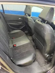 Peugeot 308, 2015. Автомобиль марки PEUGEOT модель 308, 2015 года выпуска, VIN VF3LPHNYWFS117762. Ознакомление с документацией и имуществом осуществляется за свой счет в течение срока приема заявок по адресу ОТ и по месту нахождения имущества (контакт для осмотра 8 924 237 78 78) в рабочие дни с…