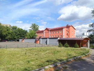 Нежилое помещение 13,3 кв.м, г. Москва, ул. Короленко, д. 5, стр. 1, площадью 13,3 кв. м. (Подземный этаж № -2, машино-место 64), кадастровый номер: 77:03:0003010:6061. Общая площадь: 13.3, кадастровый номер: 77:03:0003010:6061