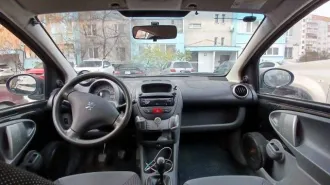 Peugeot 107, 2007 года, 68 лс, 274236 км. Автомобиль PEUGEOT 107, 2007 года выпуска, VIN - VF3PNCFAC88172290, цвет: черный, рег. знак: Е693АМ164. Учтено техническое состояние: коррозийные повреждения порогов. Имеются потертости, вмятины, сколы лакокрасочного покрытия. Требуется химчистка салона.