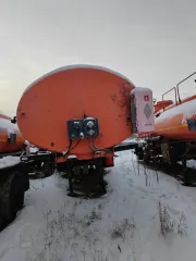 Нефаз 96742-03 2010. Полуприцеп-цистерна, марка: НЕФАЗ 96742-03, год изготовления: 2010, цвет: оранжевый, VIN: X1F96742BA0001120, госномер: АР584486, кузов №: X1F96742BA0001120. Имеет множественные сколы, местами коррозию, отсутствуют все колесные диски и резина.