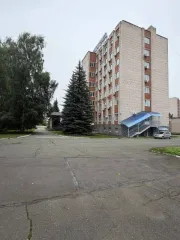 Нежилые здания, гараж и право аренды земли, 4813,4 кв.м, Удмуртия. Здания и право аренды земельного участка в Ижевске: нежилое здание, назначение: нежилое, 7-этажный (подземных этажей -1), общей площадью 4813,4 кв.м., инв. №38756, литер А, кадастровый (или условный) номер: 18:26:030034:5532, адрес…