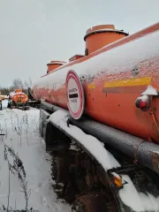 Нефаз 96742-03 2010. Полуприцеп-цистерна, марка: НЕФАЗ 96742-03, год изготовления: 2010, цвет: оранжевый, VIN: X1F96742BA0001116, госномер: АР584386, кузов №: X1F96742BA0001116. Согласно акту осмотра и фотографиям, имущество имеет множественные сколы, местами коррозию, отсутствуют все колесные…