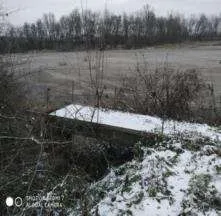 Сооружение хвостохранилища с пульповодом (кадастровый номер: 07:09:0105021:43), площадью 158 992,00 кв. м; земельный участок (кадастровый номер: 07:09:0105021:6), площадью 156 377 кв. м; скважина для отбора проб с хвостохранилища. Местонахождение имущества: 360004, Кабардино-Балкарская Республика…