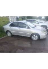 Toyota Corolla 2005 года выпуска. Цвет серебристый. VIN: NMTBZ20E80R123417. Категория B. Двигатель 3ZZE350223. Автомобиль не на ходу. Требуется ремонт двигателя, на порогах ржавчина, в салоне нет магнитолы, в дверях отсутствуют колонки. Возможно наличие иных недостатков.