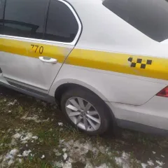 Skoda Superb 2014 года, 152 лс, 140000 км, идентификационный номер TMBAB83T5F9011924, номер кузова TMBAB83T5F9011924, цвет кузова белый-желтый-серый, тип двигателя бензиновый на бензине, номер двигателя CDA 460426, рабочий объем 1798 см3, мощность 152 л.с. (112 кВт), тип коробки переключения…