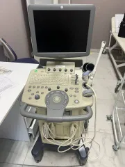 Ультразвуковая диагностическая система LOGIQ C5 с принадлежностями.