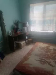 ¼ доля в праве общей долевой собственности на жилое помещение. Кадастровый номер: 22:49:020105:3808. Адрес: Россия, Алтайский край, Топчихинский район, село Топчиха, переулок Лесной, дом 2а, квартира 6. Площадь: 42.2 м².