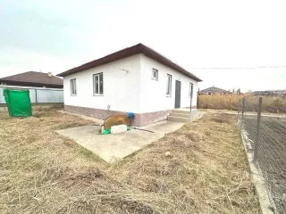 Дом 83,7 кв.м и участок 600 кв.м в Краснодарском крае – земельный участок, адрес: Краснодарский край, ст-ца Елизаветинская, НСТ "Фруктовый", ул. Светлая, д.515/1, 600 м², кад. № 23:43:0133041:664, право собственности; жилой дом, адрес: Краснодарский край, ст-ца Елизаветинская, НСТ "Фруктовый", ул…
