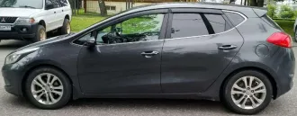 Kia Ceed 2012 года выпуска, VIN: XWEHN512BD0000924, цвет кузова серый. Рабочий объем двигателя 1591 см³, мощность 95 кВт/129 л.с., экологический класс 4, тип транспортного средства легковой.
