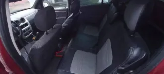 Renault Sandero 2011 года, 102 л.с. Пробег 179 000 км. Аккумулятор в неисправном состоянии. После замены масляного насоса появился стук в двигателе. Общее состояние на ходу требует уточнения при осмотре.