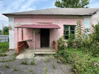 Земельный участок 6100 кв.м с объектами 864.2 кв.м, Воронежская область, Кантемировский район, с Титаревка, ул. Победы, 147. Земельный участок площадью 6 100 кв.м; сооружение площадью 22,3 кв.м; отдельно стоящее здание площадью 36 кв.м; гараж площадью 174,8 кв.м; сооружение (сарай) площадью 99,8…