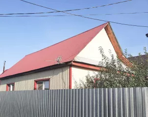 Земельный участок, жилое здание. 1/4 доли в праве здания, кадастровый номер: 02:34:220502:359, назначение: жилое, площадь: 54.7 кв.м. 1/4 доли в праве земельного участка, кадастровый номер: 02:34:220502:375, разрешенное использование: для ведения личного подсобного хозяйства, площадь: 510 +/- 8…
