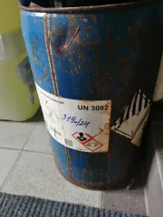 Судовая химия, 22 штуки. Щавелевая кислота, 25 кг — 10 шт. Очиститель грузовых трюмов щелочной, 25 л — 1 шт. Ингибитор коррозии жидкий, 25 л — 1 шт. Моющее средство биоразлагающее, 25 л — 2 шт. Преобразователь ржавчины, 25 л — 3 шт. Очиститель отложений, кислотный, 25 л — 2 шт. Кислота для удаления…