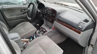 Suzuki Grand Vitara XL-7 2005 года, VIN JSAHTX92V00209142, регистрационный номер 575BJP, с ключами и свидетельством о регистрации №EL 732153. Продается в том виде, в каком есть, возврату и обмену не подлежит. За скрытые дефекты ответственности продавец не несет.