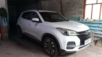 Chery Tiggo 4 2021 года выпуска. VIN: LVVDB24B2MD136394. Цвет кузова: белый. Объем двигателя: 1971 см³. Мощность: 122,4 л.с. Тип: легковой автомобиль. Пробег: 74745 км.