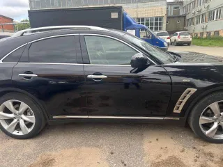 Infiniti FX37, 2011 года, 333 лс, 337117 км, полный привод, АКПП. Транспортное средство, марка, модель ТС: Infiniti FX37, наименование (тип ТС): легковой, категория ТС (A, B, C, D, прицеп): В, год изготовления ТС: 2011, идентификационный номер (VIN): JN1TCNS51U0443114, государственный…