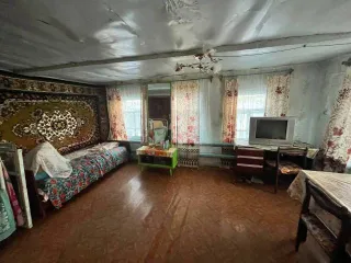 Жилой дом 48.3 кв.м и земельный участок 1777 кв.м, Самарская область. Адрес дома: Россия, Самарская область, Исаклинский район, село Ключи, улица Ленинская, дом 51. Кадастровый номер дома: 63:19:0206004:517. Земельный участок площадью 1777 +/- 15 кв.м расположен по адресу: Самарская область…