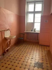 Нежилое помещение позиции на плане 2-18, 20, 21, общей площадью 749,6 кв.м., этаж: 2, кадастровый № 74:25:0302008:782. Адрес: Россия, Челябинская обл., г. Златоуст, ул. Кусинское шоссе, дом 1Б.