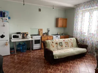 Жилой дом общей площадью 333,6 м² и земельный участок площадью 808 м² расположены по адресу: Челябинская область, Советский район, г. Челябинск, п. Смолино, ул. Октябрьская, д. 18. Кадастровый номер дома: 74:36:0414011:533, участка: 74:36:0414011:6. Ознакомление с имуществом возможно по…