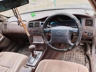 Toyota Mark II 1985 года, черный цвет. Модель двигателя: 1G, бензиновый, номер 6299922, мощность 135 л.с. (99 кВт), рабочий объем 1988 см³. Кузов № GX906653696. ПТС: 25 РСМ 647442, госномер У 470 АХ 125. Страна изготовитель: Япония. Технически допустимая максимальная масса 1565 кг, масса в…