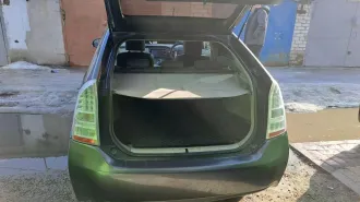 Toyota Prius, 2011 г.в. Легковой автомобиль, марка: Toyota, модель: Prius, год изготовления: 2011, цвет: Темно Серый, ПТС: 25 УР 265107, г/н: Е921ХТ28, изготовитель (страна): Япония, модель двигателя: 2ZR, тип двигателя: Бензиновый, двигатель №: D009656, мощность двигателя, л. с. (кВт): 99 (74,25)…