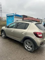 Renault Sandero Stepway 2019 года, 82 л.с., пробег 100000 км, VIN X7L5SRLVG63572287.