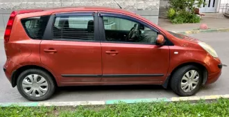 Автомобиль Nissan NOTE 2006 г.в.  Наличие обременений  вид ограничения    запрет на регистрационные действия.  VIN: SJNFААЕ11U1092588.  Цвет   коричневый.  Собственник   один.  ПТС   утерян.  АКБ   разряжена в ноль.