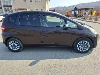 Honda Fit, 2010 года, 120 лс, 290063 км. Модель: Honda Fit; год выпуска: 2010г; идентификационный номер (VIN) отсутствует; категория: В; модель, № двигателя L15A-1706550; шасси (рама) отсутствует; кузов (кабина, прицеп) GE8-1505799; ПТС № 25УМ474809