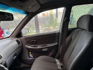 Hyundai Accent 2004, VIN: X7MCF41GP4M013070, год выпуска 2004, цвет серый. Автомобиль находится в залоге у КПК Кубик, в аварийном состоянии (сильно поврежден после серьезного ДТП, технические части не рабочие, повреждения затрагивают ключевые узлы и агрегаты, а также силовую структуру кузова…