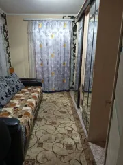 Квартира 27,1 кв.м, 2-комн., Кировская обл., Нолинский р-н, г. Нолинск, ул. Коммуны, д. 21а, кв. 2, помещения 3,4,5 на поэтажном плане. Кадастровый номер: 43:21:010140:155. Находится в совместной собственности.