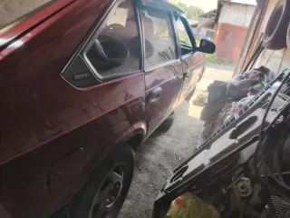 Москвич 2141 1994 Легковой автомобиль марки Москвич 2141, идентификационный номер XTB214100R0440992, 1994 г.в. Автомобиль в технически не исправном состоянии, не на ходу, требует ремонта