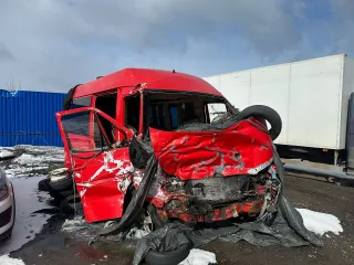 Mercedes-Benz 211 CDI 2004 года выпуска, VIN WDB9026621R742132.