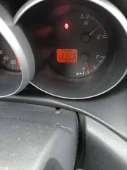 Mazda 3 2005 года, 105 л.с., пробег 570 047 км. Автомобиль после ДТП, оценивается как удовлетворительное, в исправном состоянии на ходу. Пороги и днище кузова не имеют глубокой коррозии. Двигатель работает без нареканий. Лобовое стекло менялось. Коробка передач механическая. Требуется замена…