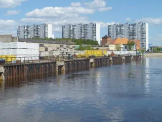 Причальная стенка 607 м Ханты-Мансийский Югра Причальная стенка, 2 очередь, протяженность 607 м., кадастровый номер 86:04:0000001:79290, РНФИ П12840004128, местоположение: Ханты-Мансийский - Югра (ао), Нижневартовский (р-н), Западный промышленный узел, панель №23. Год ввода в эксплуатацию: 1982…