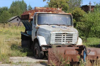 Автомобиль ZIL 433362 ZASK10B 2000, Автомобиль ЗИЛ433362 ЗАСК10Б (идентификационный номер (VIN) отсутствует, год выпуска 2000, цвет CВЕТЛО-СЕРЫЙ)
