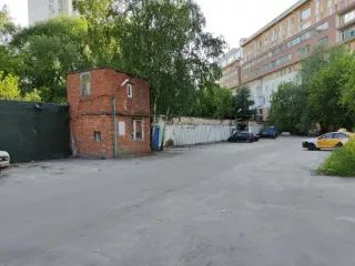 Нежилое помещение площадью 16,7 кв.м по адресу: Российская Федерация, город Москва, вн.тер.г. муниципальный округ Черемушки, улица Херсонская, дом 35А, помещение 30, к/н 77:06:0004009:4233 (Гараж-бокс № 30, Этаж № 1). Фотографии имущества судебным приставом-исполнителем не предоставлены.