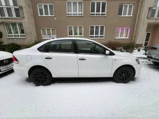 Volkswagen Polo, 2017 года, 110 лс, 207 000 км, АКПП, VIN: XW8ZZZ61ZHG054216, тип двигателя: Бензин, мощность (кВт/л.с.): 80.9/110, цвет кузова: Черный, с 31.01.2025: Белый (отметка в ПТС)
