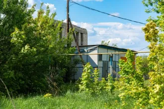 Детский дом, котельная, участок 7502 кв.м, Нижегородская область. Нежилое здание, общей площадью 1 097,2 кв. м, кадастровый номер 52:49:0800006:398; нежилое здание, общей площадью 30,4 кв. м, кадастровый номер 52:49:0800006:333; земельный участок общей площадью 6 375+/-279 кв.м., кадастровый номер…