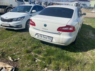 Skoda Superb 2011 года, 140 л.с. Автомобиль легковой, марка: Skoda Superb, год изготовления: 2011, VIN: TMBAF43T2B9059763.