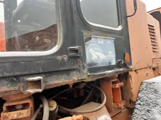 Автогрейдер ГС-18.05 2009 года, госномер МТ 6472 02. Страна-производитель: г. Брянск. VIN: 090020 (125). Год выпуска: 2009. Заводской номер машины (рамы): 090020. Номер двигателя: 90279588. Цвет: оранжево-черный. Паспорт самоходной машины (ПСМ): ВЕ № 550027 от 04.09.2009г. Мощность двигателя: 130…