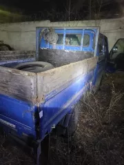 Автомобиль марки «ToyotaToyoAce» Автомобиль марки «ToyotaToyoAce» с государственным регистрационным знаком В 651 ТХ 75 рус, 1996 года выпуска, номер двигателя 3L 4224801, номер шасси (рамы) LY111 0004073, цвет синий. поверх заводских бортов 
